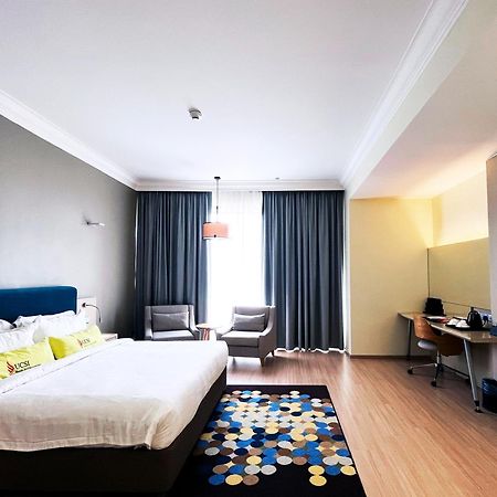 Ucsi Hotel Kuching Exterior photo
