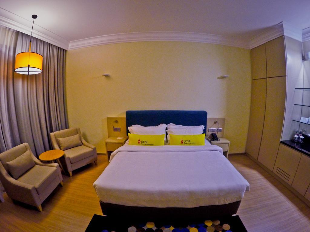 Ucsi Hotel Kuching Exterior photo