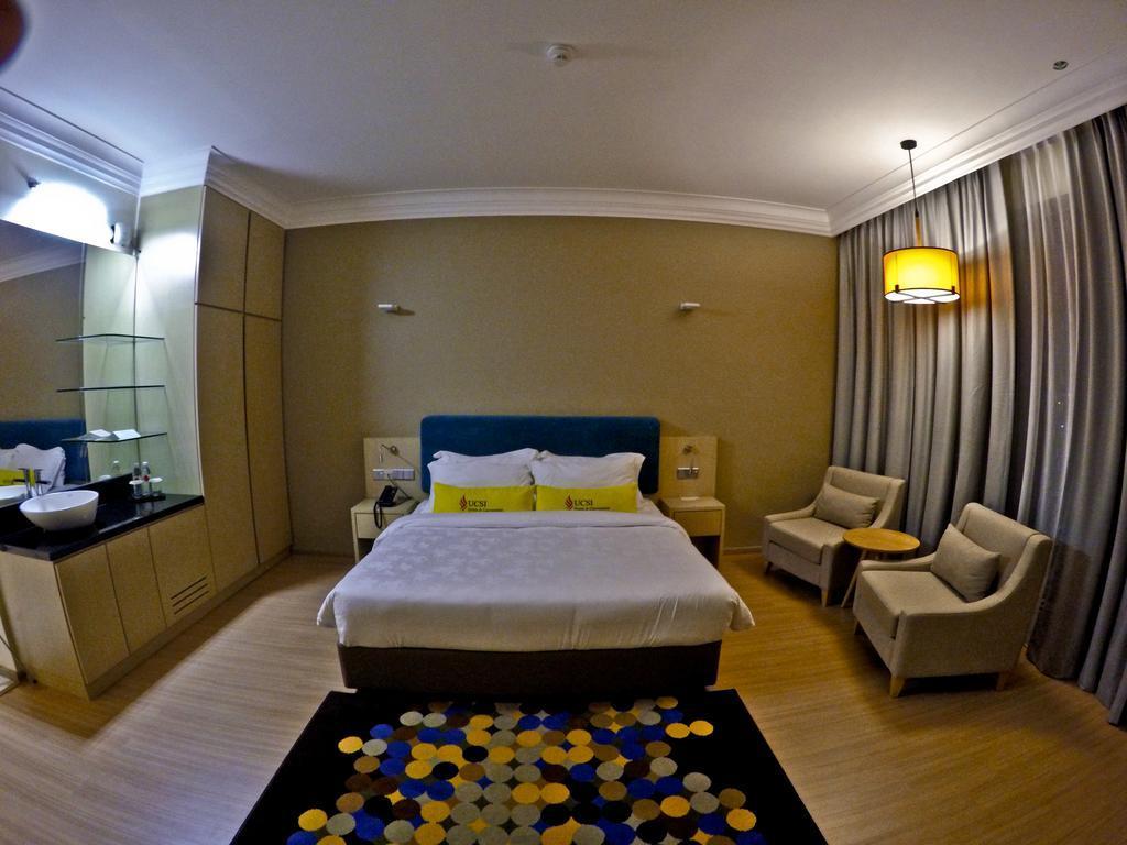 Ucsi Hotel Kuching Exterior photo