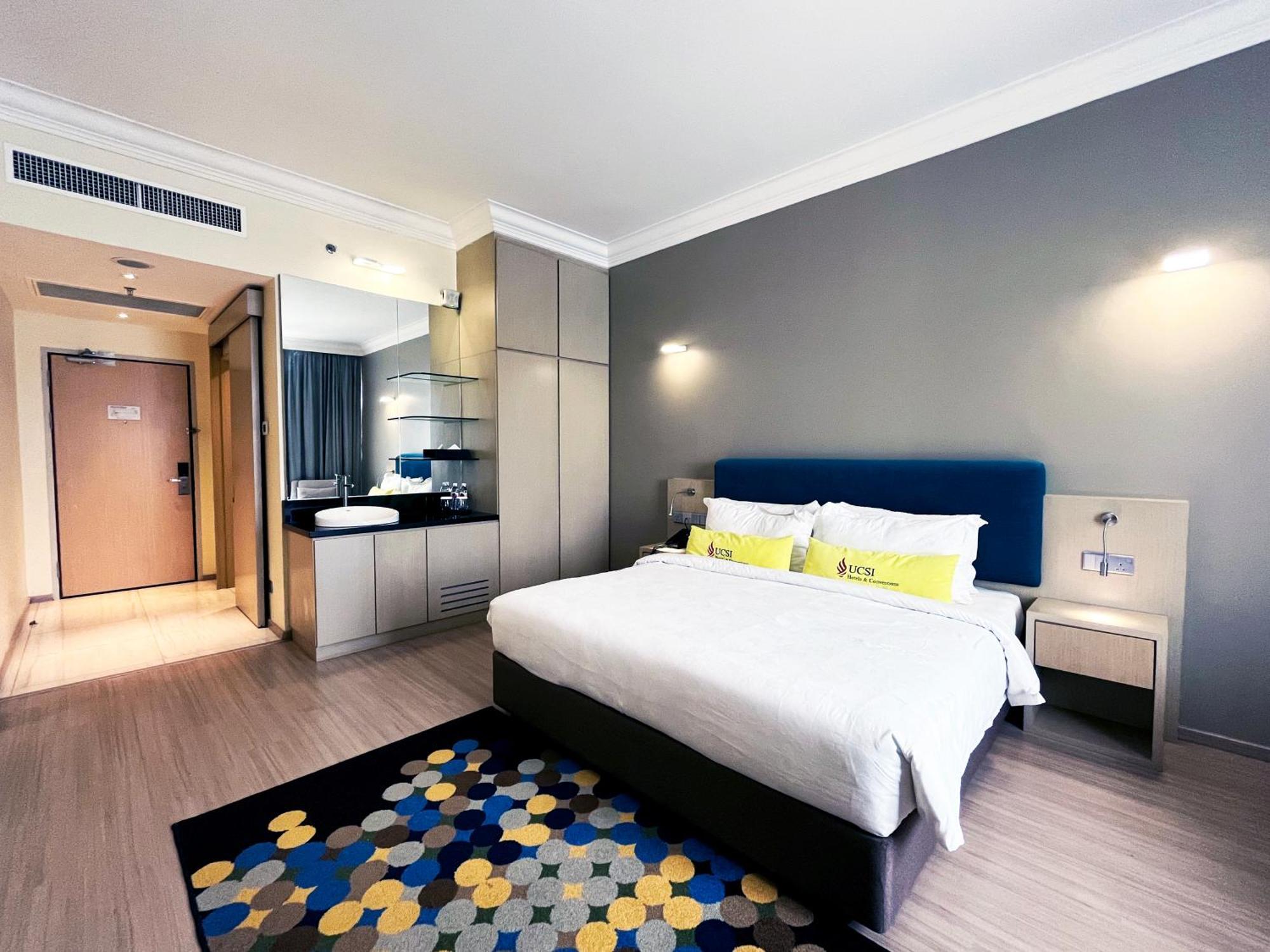 Ucsi Hotel Kuching Exterior photo