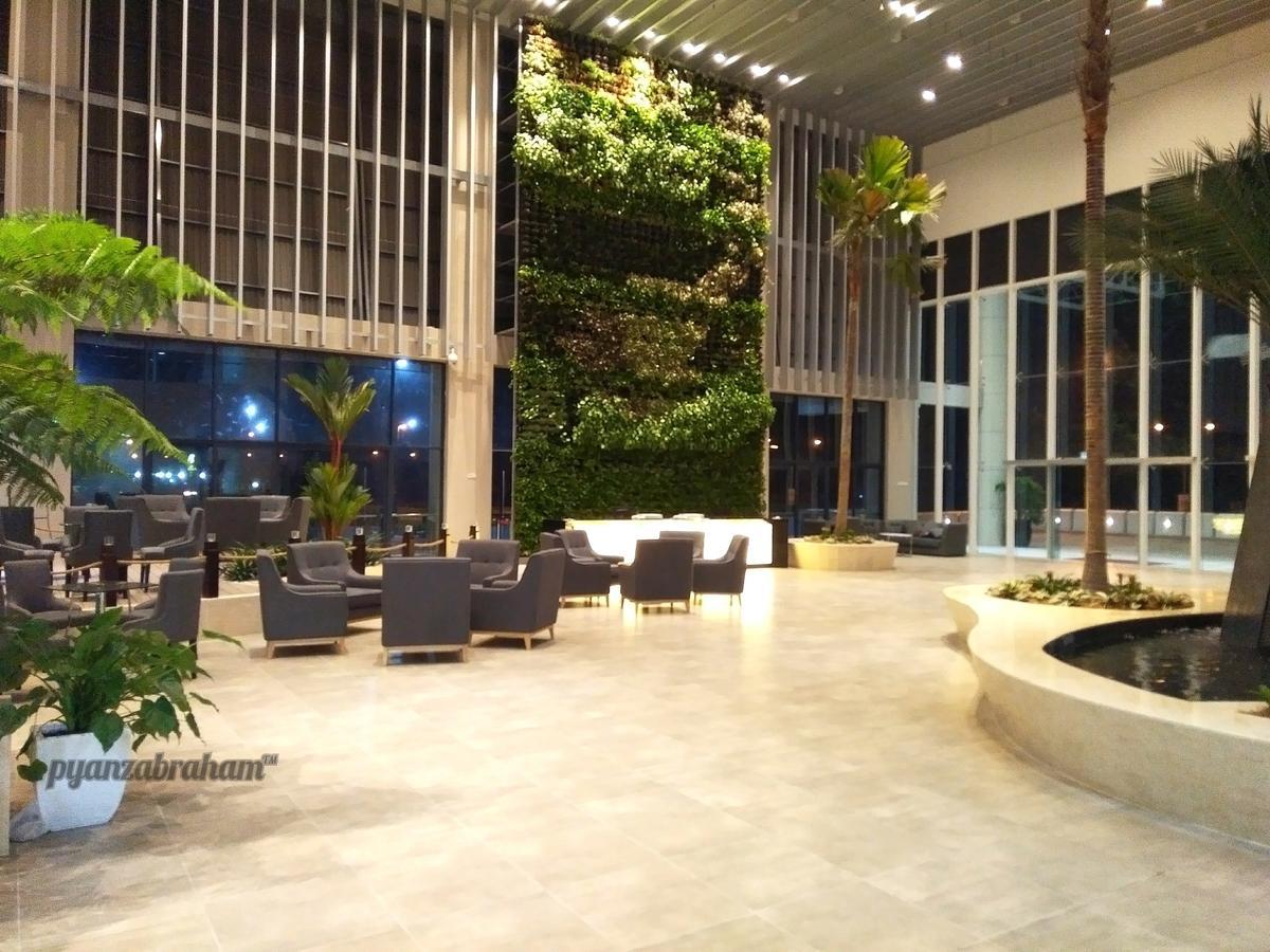 Ucsi Hotel Kuching Exterior photo